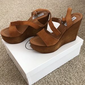 Brand new Steve Madden chunky wooden wedge
